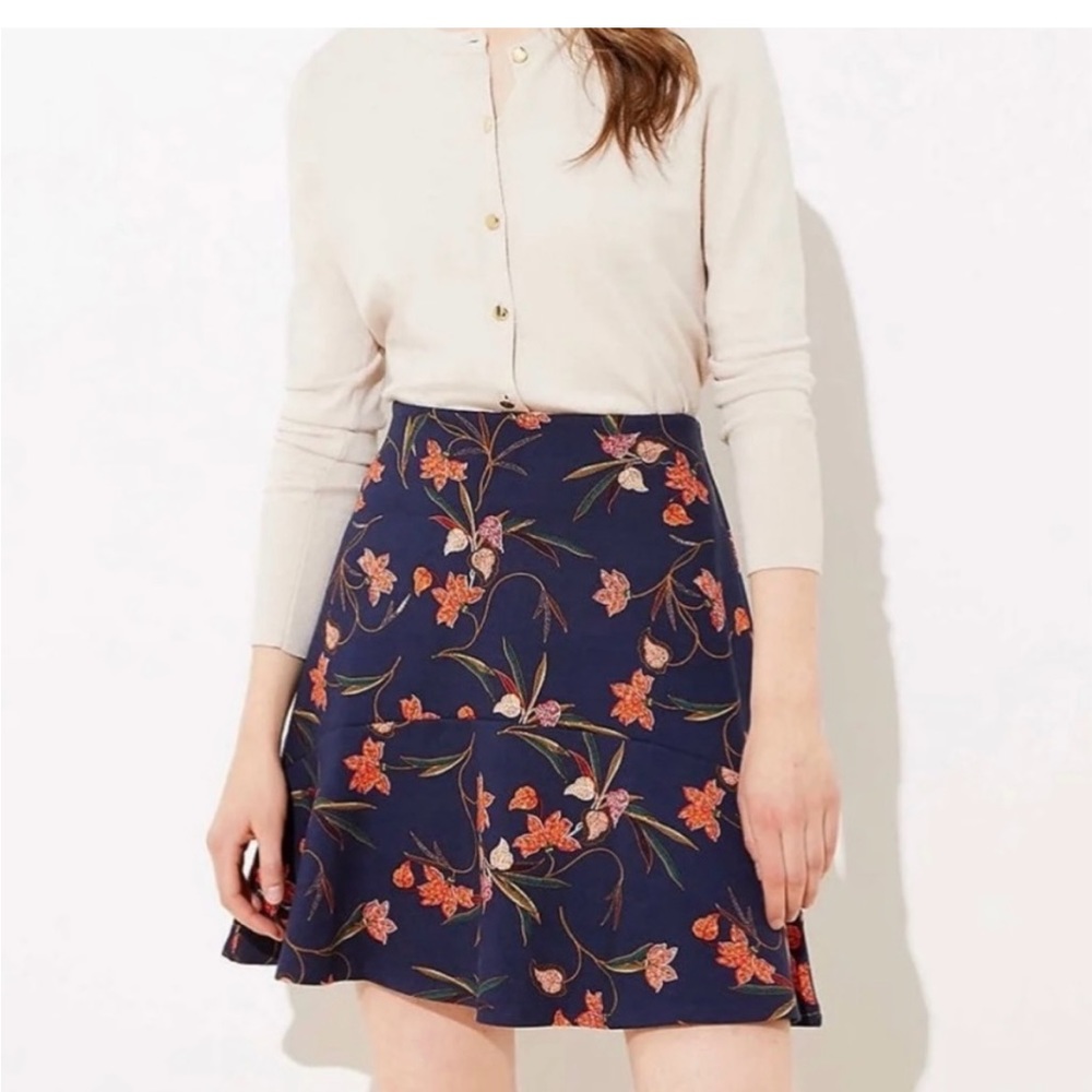 Loft Floral Ponte Flippy Skirt size Medium
